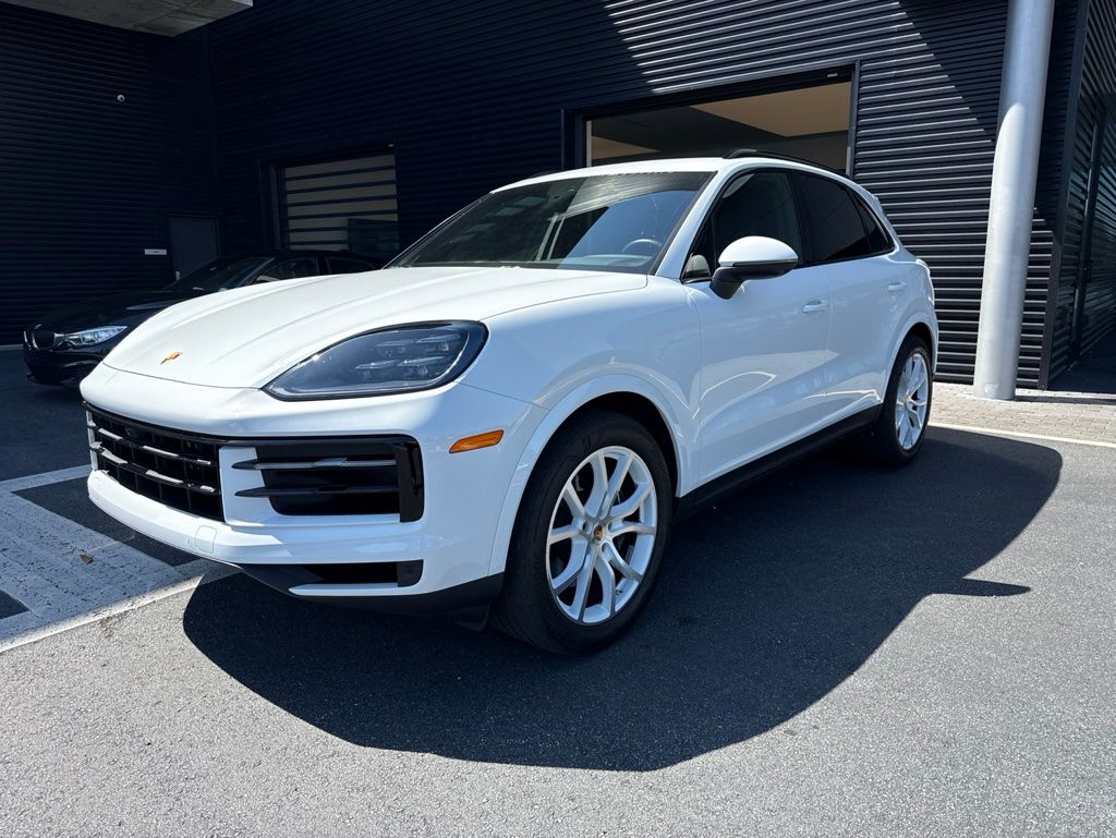 2024 Porsche Cayenne -'s photo