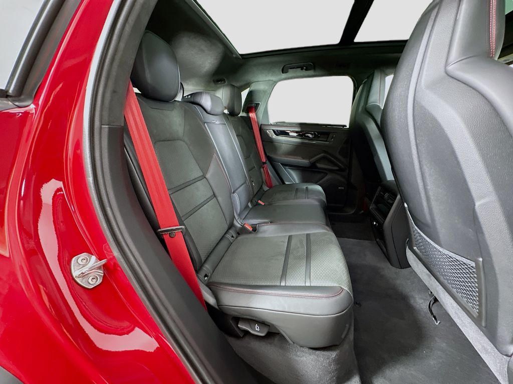 2025 Porsche Cayenne GTS - Photo 29