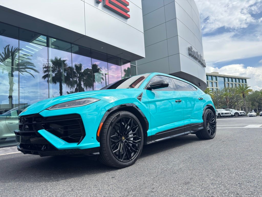 2025 Lamborghini Urus 4.0 V8 PHEV SE's photo