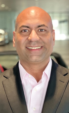 Staff member Raj Alexander from ID_11028e8a7397