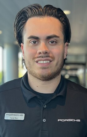 Staff member Yavier Rios from ID_8db765d177eb