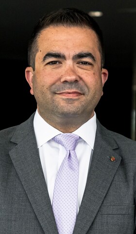 Staff member Shemron Tomer from ID_11028e8a7397