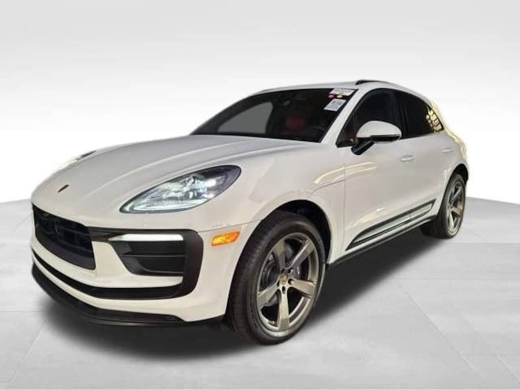 New 2025 Porsche Macan  SUV