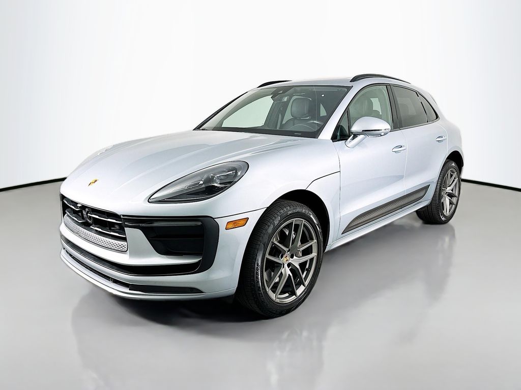 2023 Porsche Macan T's photo