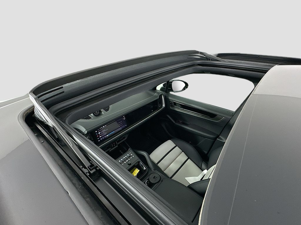 2026 Porsche Cayenne Base - Photo 14