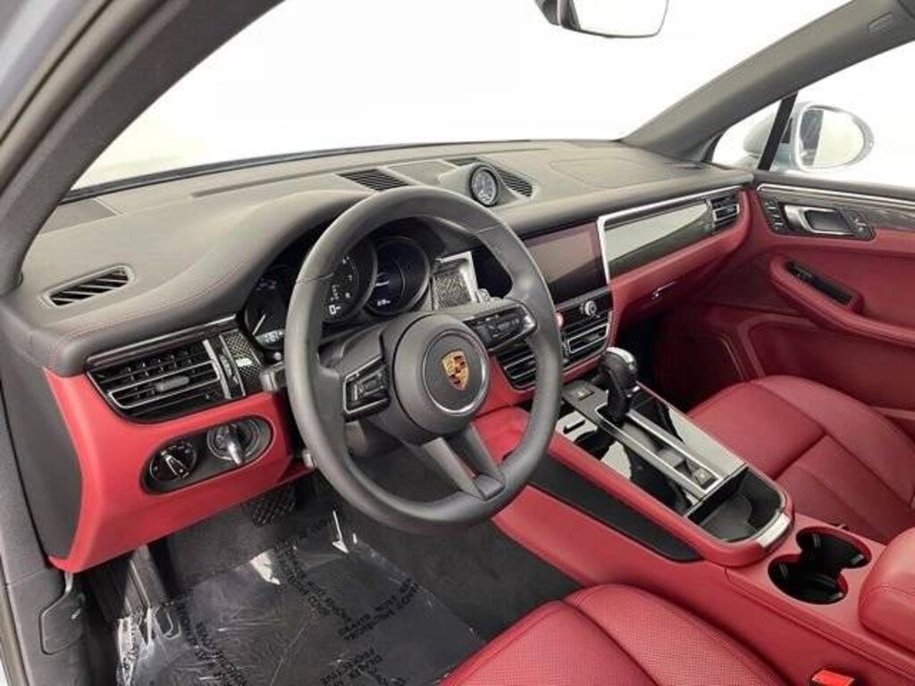 New 2025 Porsche Macan  SUV