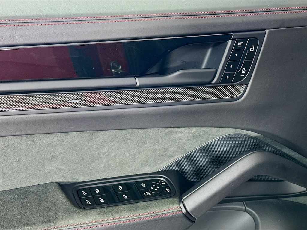2025 Porsche Cayenne GTS - Photo 20