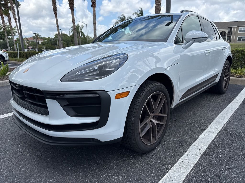 2023 Porsche Macan Base
