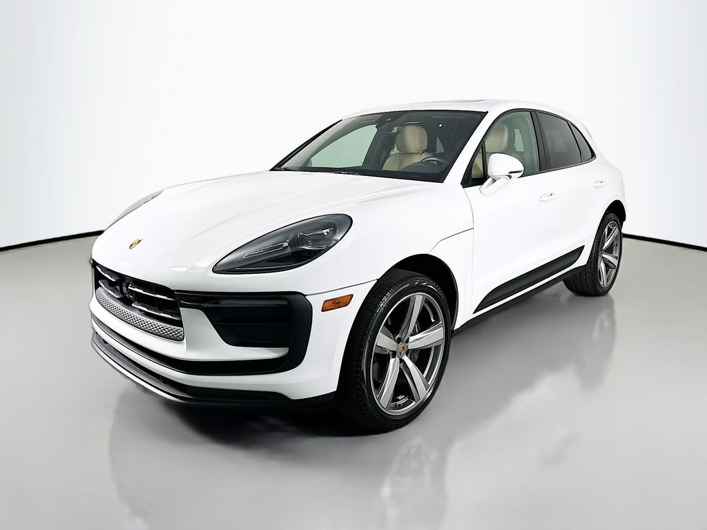 2023 Porsche Macan's photo