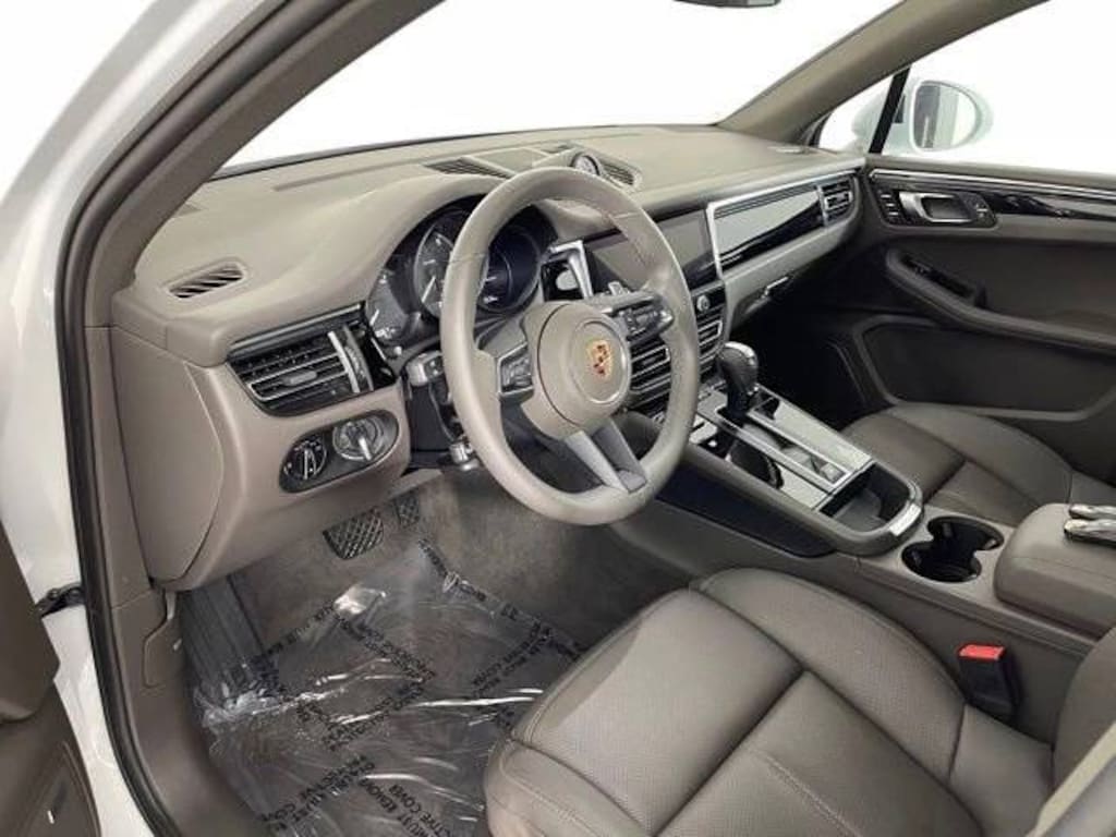 New 2025 Porsche Macan  SUV