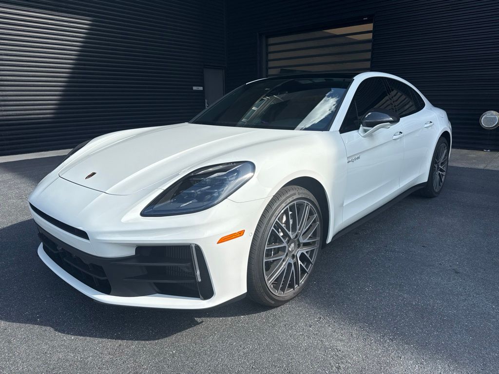 2025 Porsche Panamera 4S E-Hybrid's photo