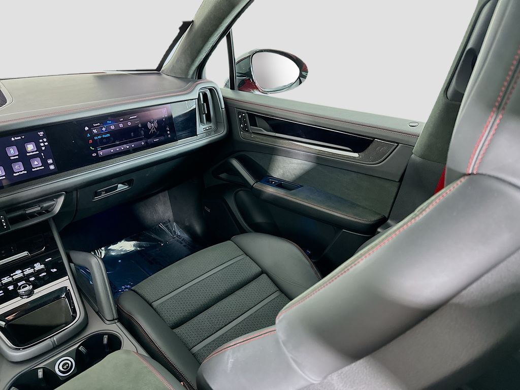 2025 Porsche Cayenne GTS - Photo 26