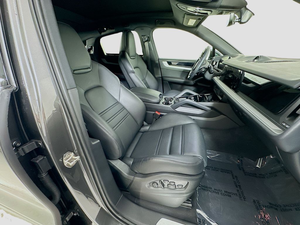 2025 Porsche Cayenne Coup E-Hybrid - Photo 30