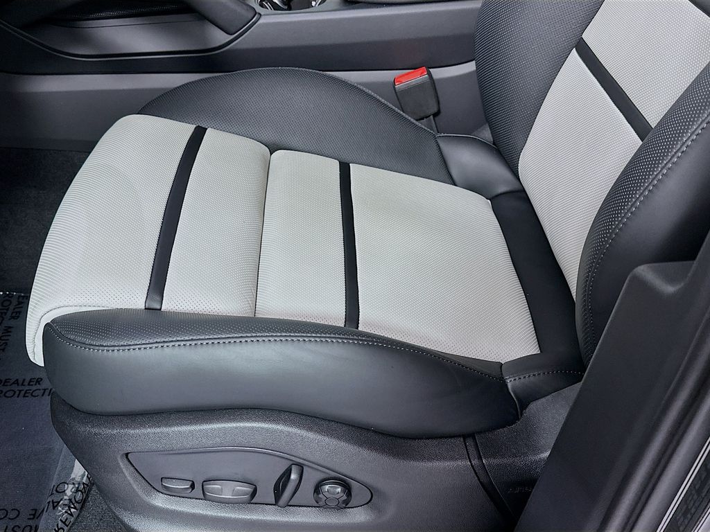 2026 Porsche Cayenne Base - Photo 22