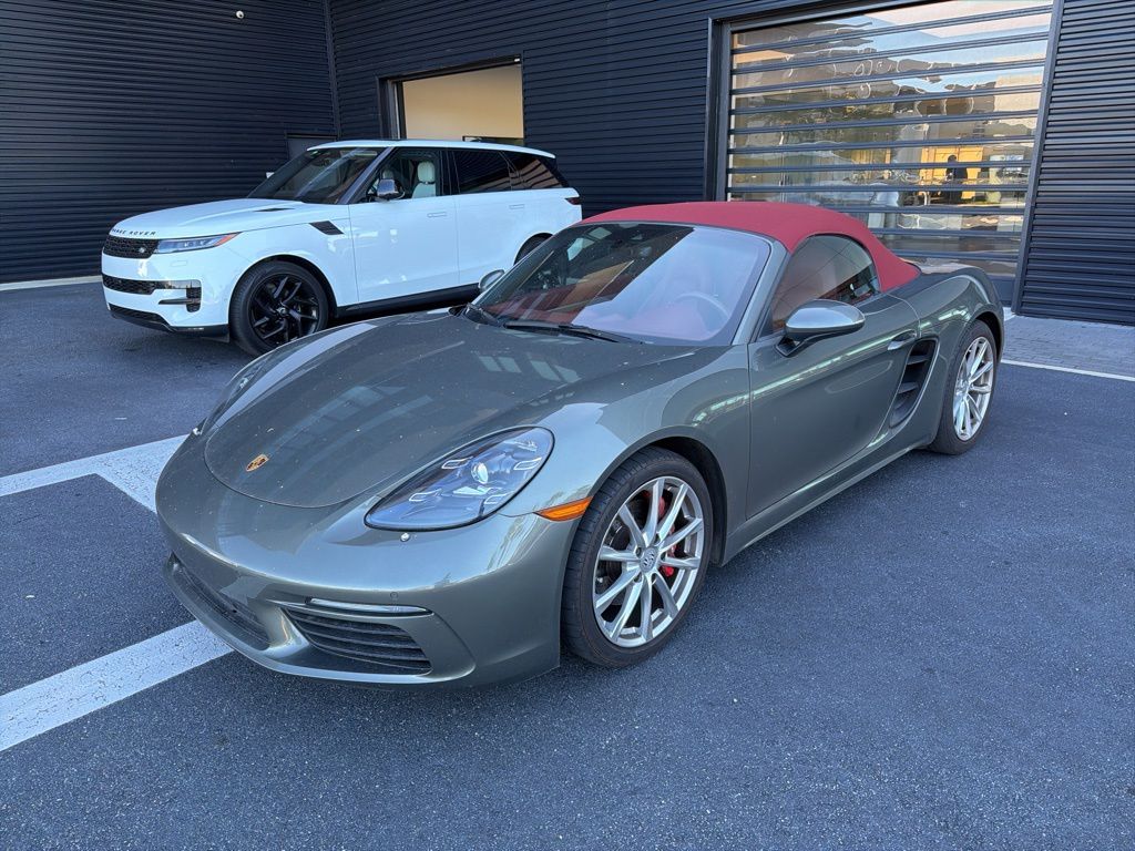 2022 Porsche 718 S's photo
