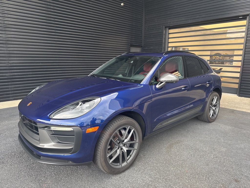 2026 Porsche Macan T's photo