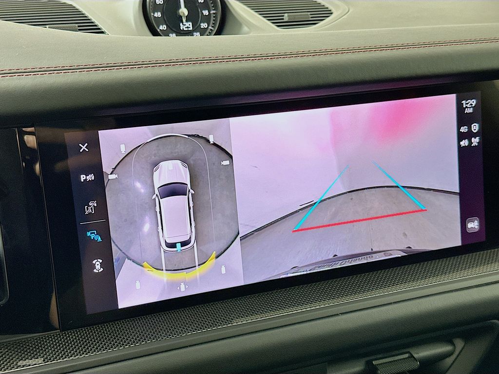 2025 Porsche Cayenne GTS - Photo 17