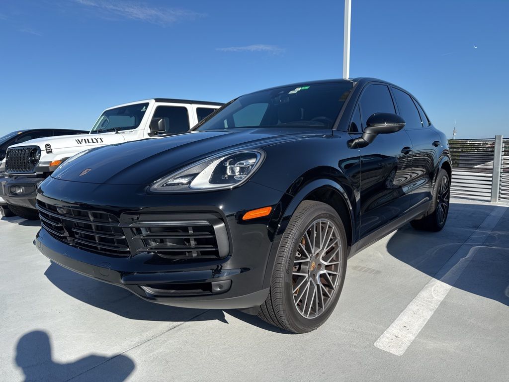 2022 Porsche Cayenne Base's photo