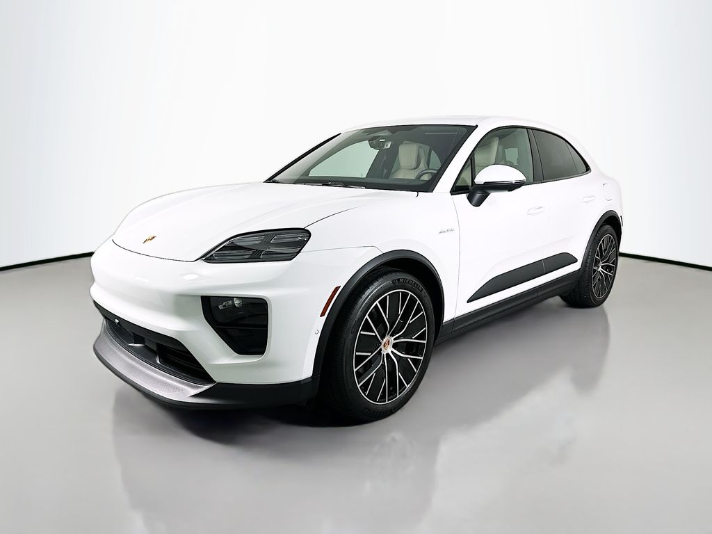 2025 Porsche Macan Base