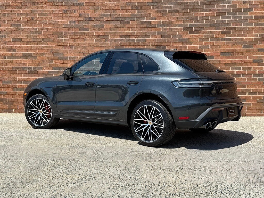 2025 Porsche Macan S photo 3