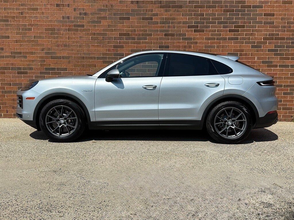 2025 Porsche Cayenne E-Hybrid Coupe photo 2