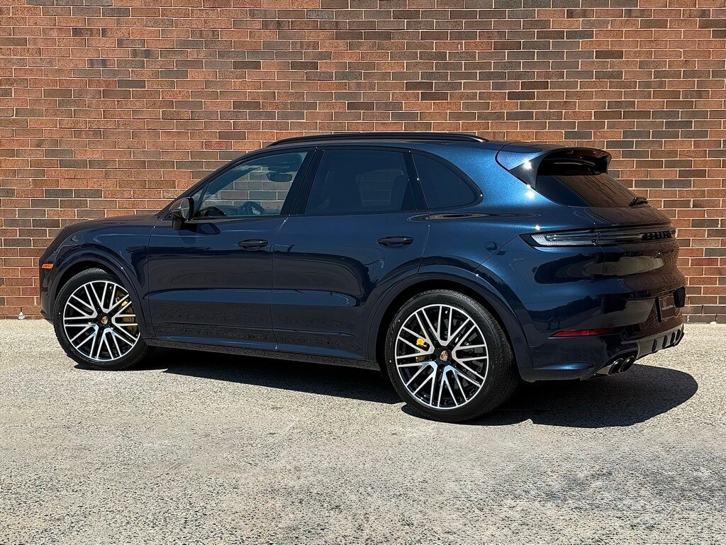 2025 Porsche Cayenne GTS photo 3