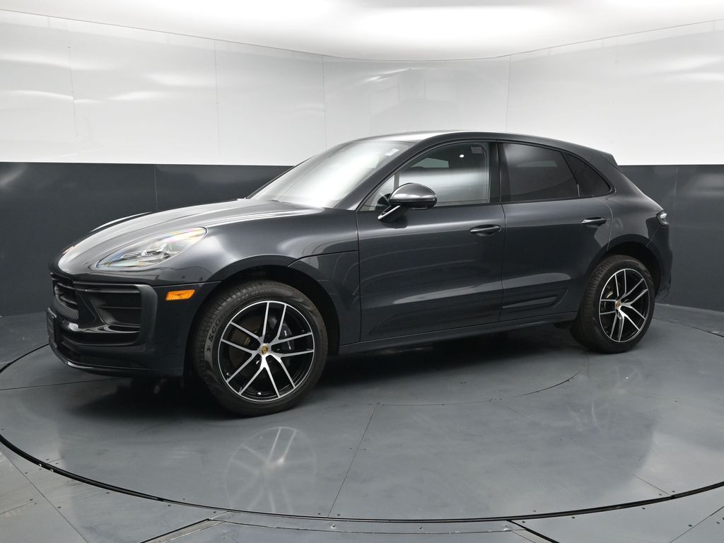 2025 Porsche Macan's photo