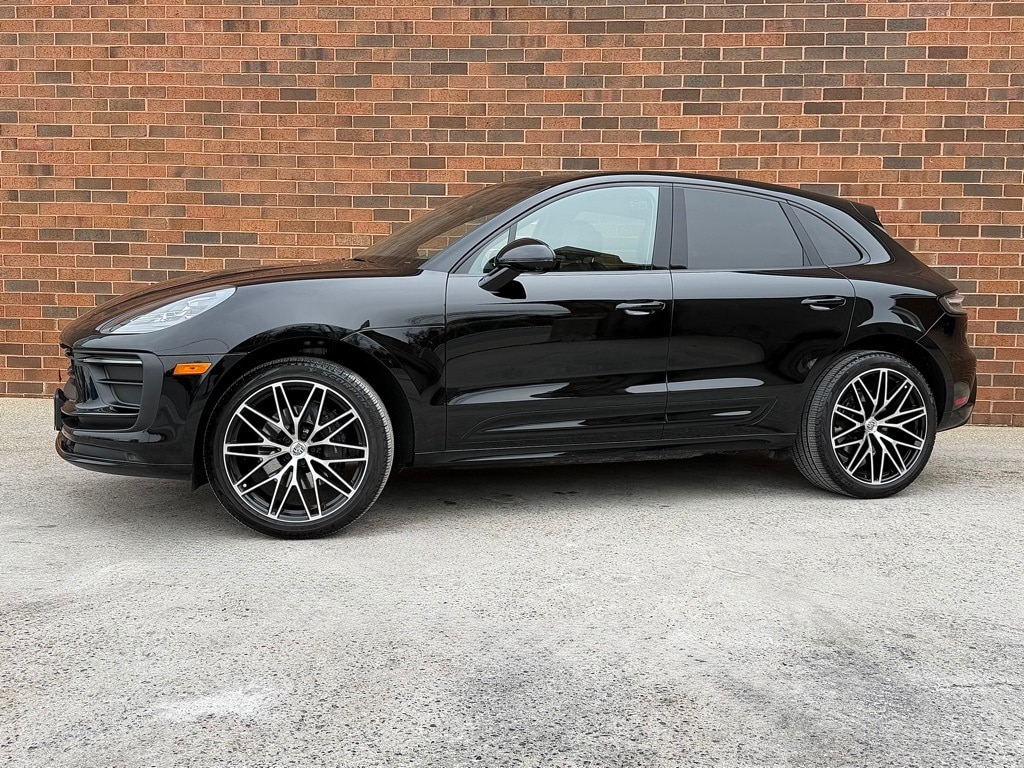 2025 Porsche Macan Base
