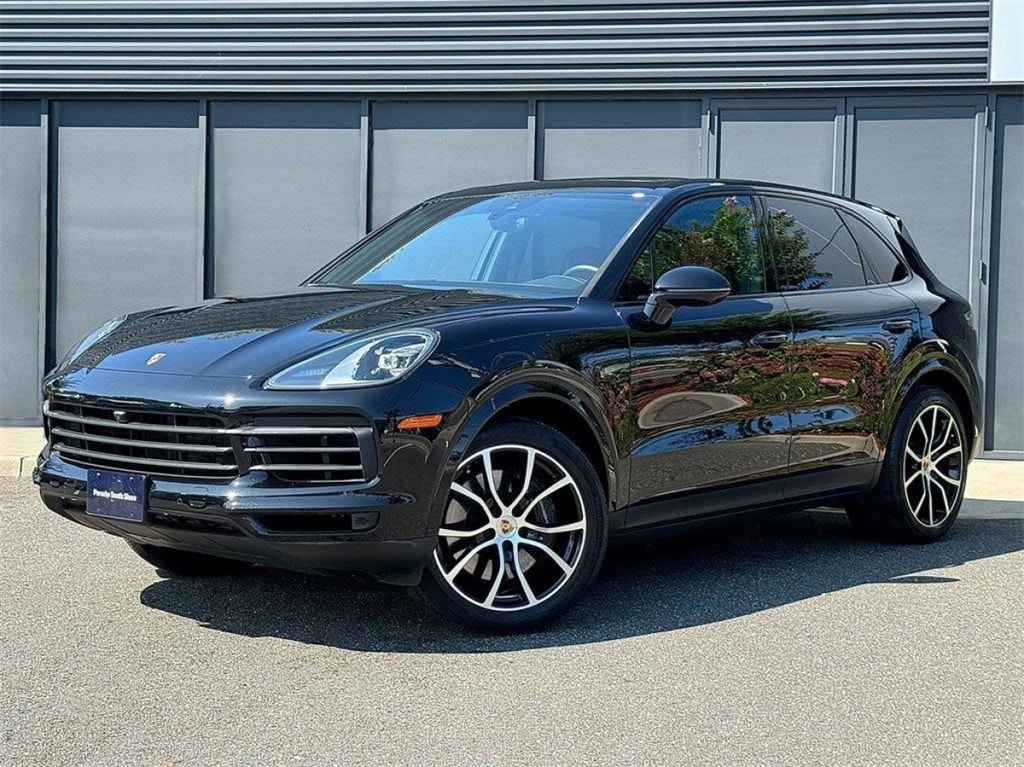2023 Porsche Cayenne Base's photo
