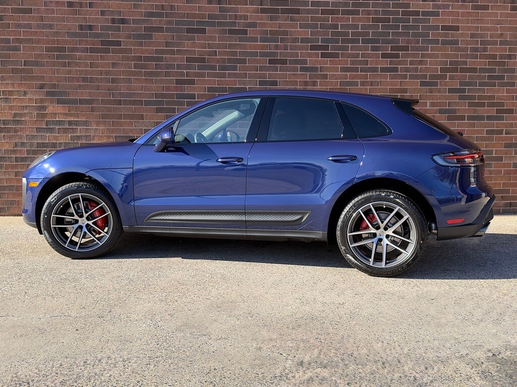 2026 Porsche Macan S photo 2