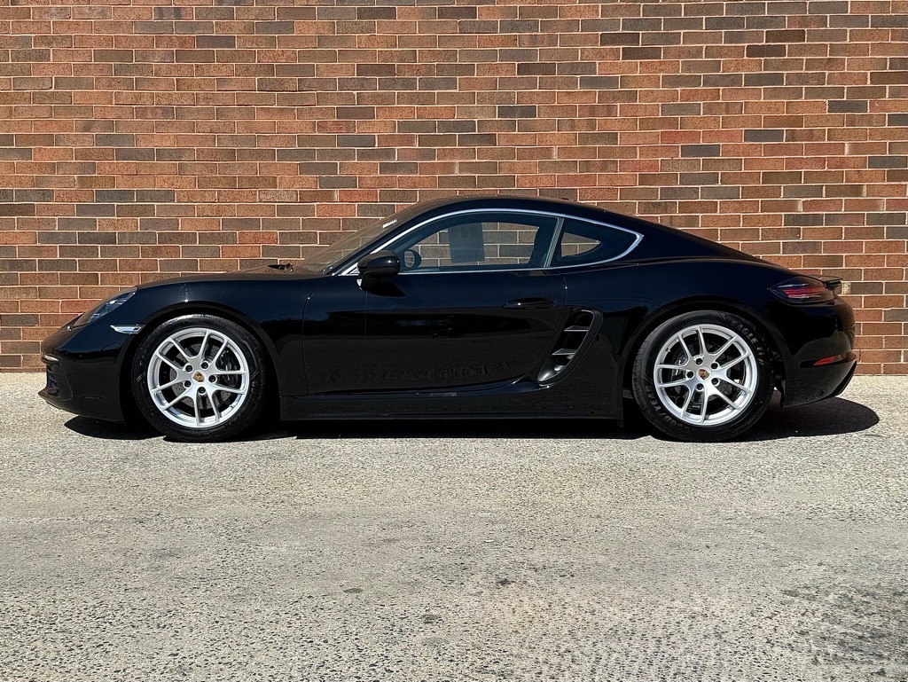 Used 2024 Porsche 718 Base with VIN WP0AA2A80RK255699 for sale in Freeport, NY