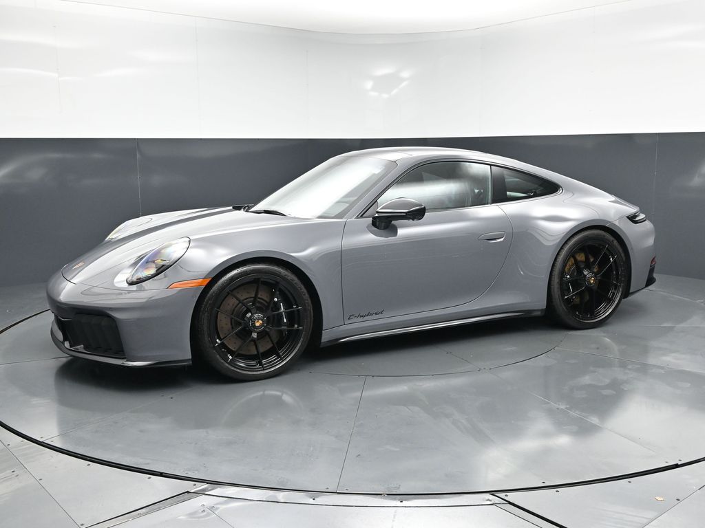 2026 Porsche 911 Carrera 4 GTS Coupe's photo