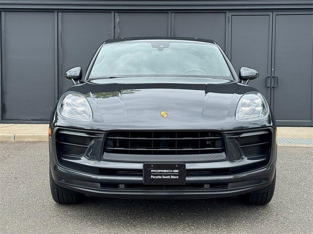 Certified 2022 Porsche Macan Base with VIN WP1AA2A52NLB02685 for sale in Freeport, NY