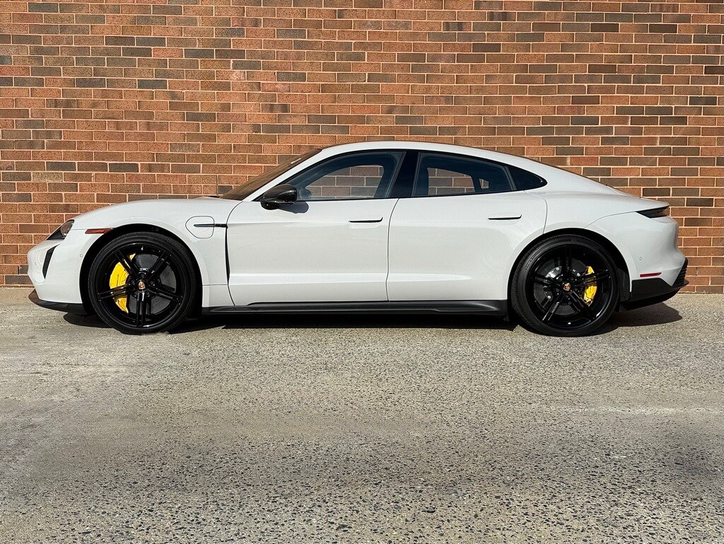 2023 Porsche Taycan Turbo S photo 2