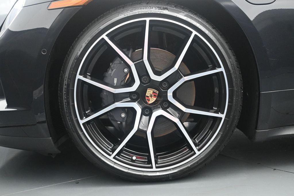 2025 Porsche Taycan Base - Photo 6