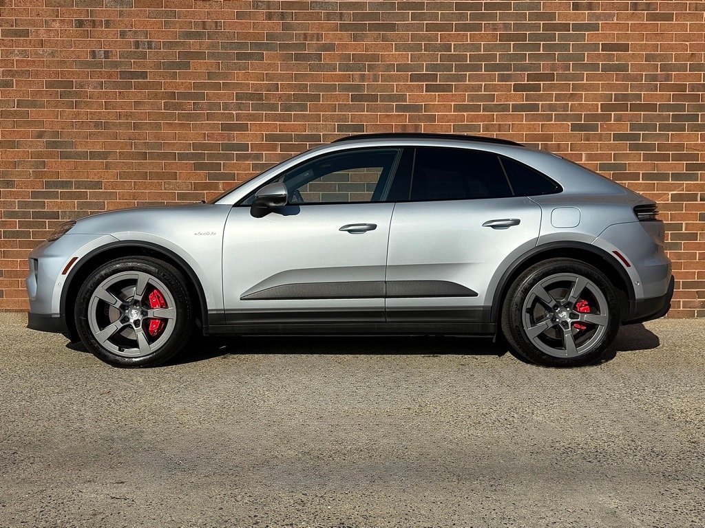 Certified 2025 Porsche Macan S with VIN WP1AB2XA4SL152014 for sale in Freeport, NY
