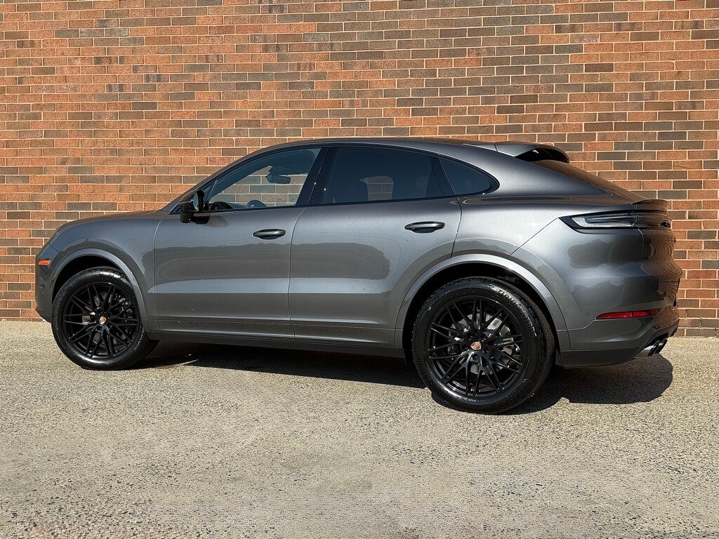 2026 Porsche Cayenne Coupe photo 3