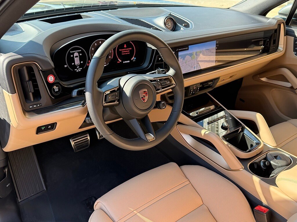 2024 Porsche Cayenne E-Hybrid S photo 4