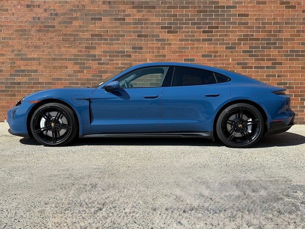2024 Porsche Taycan 4S photo 2