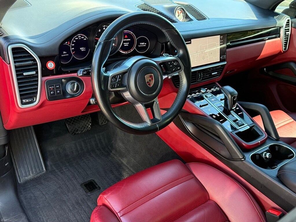 2022 Porsche Cayenne Base photo 4