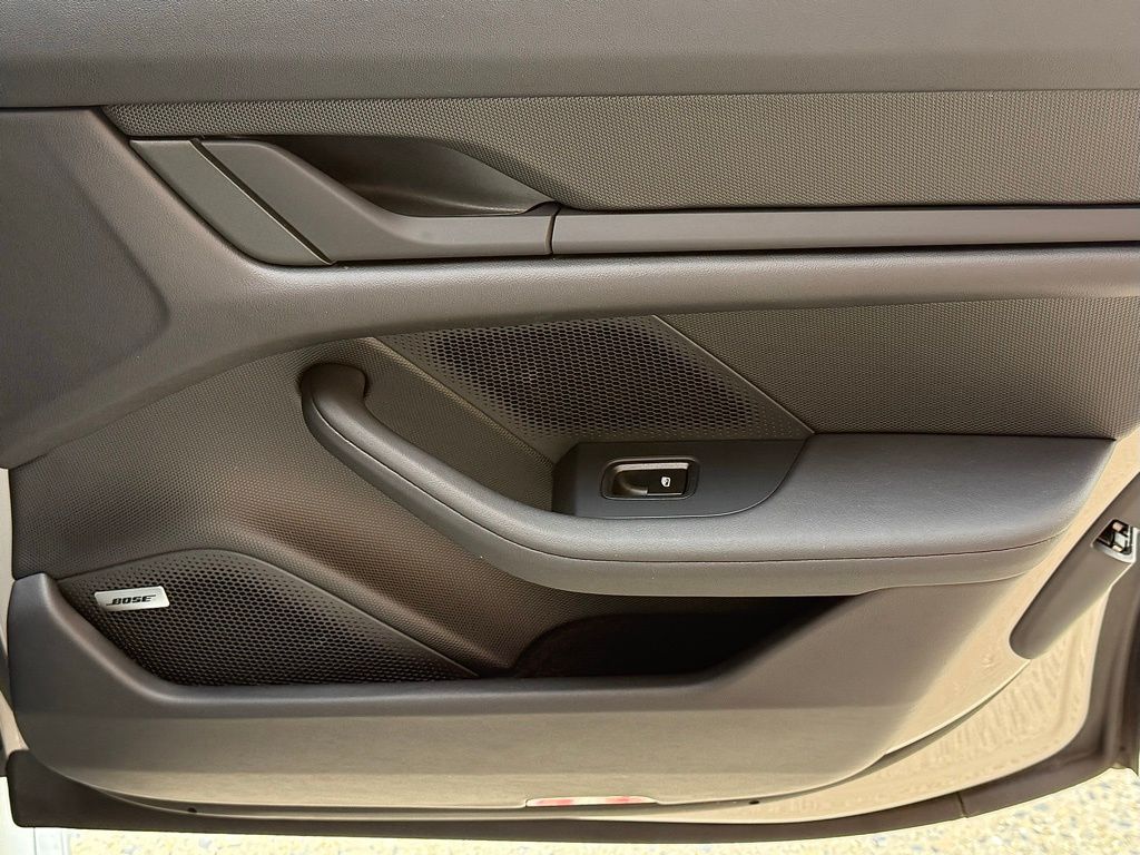 2024 Porsche Taycan Base - Photo 23