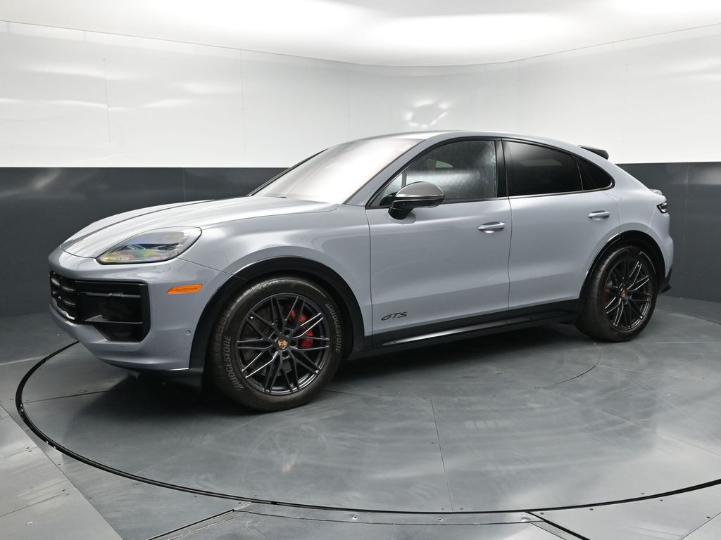 2025 Porsche Cayenne GTS's photo