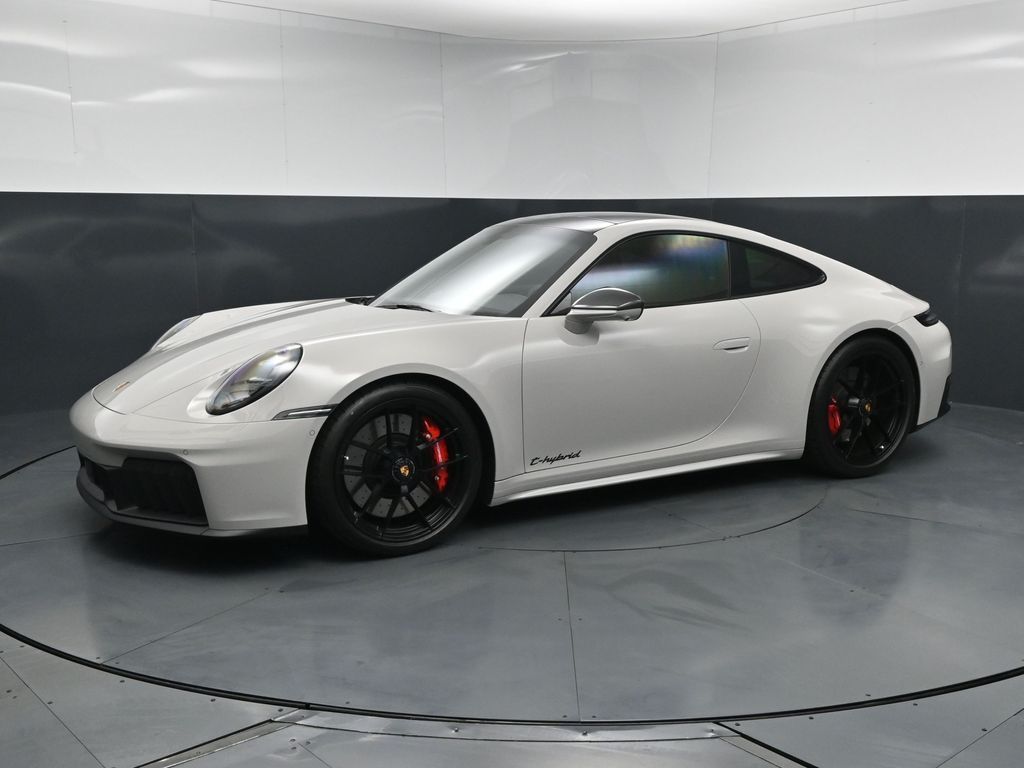 2026 Porsche 911 Carrera 4 GTS Coupe's photo