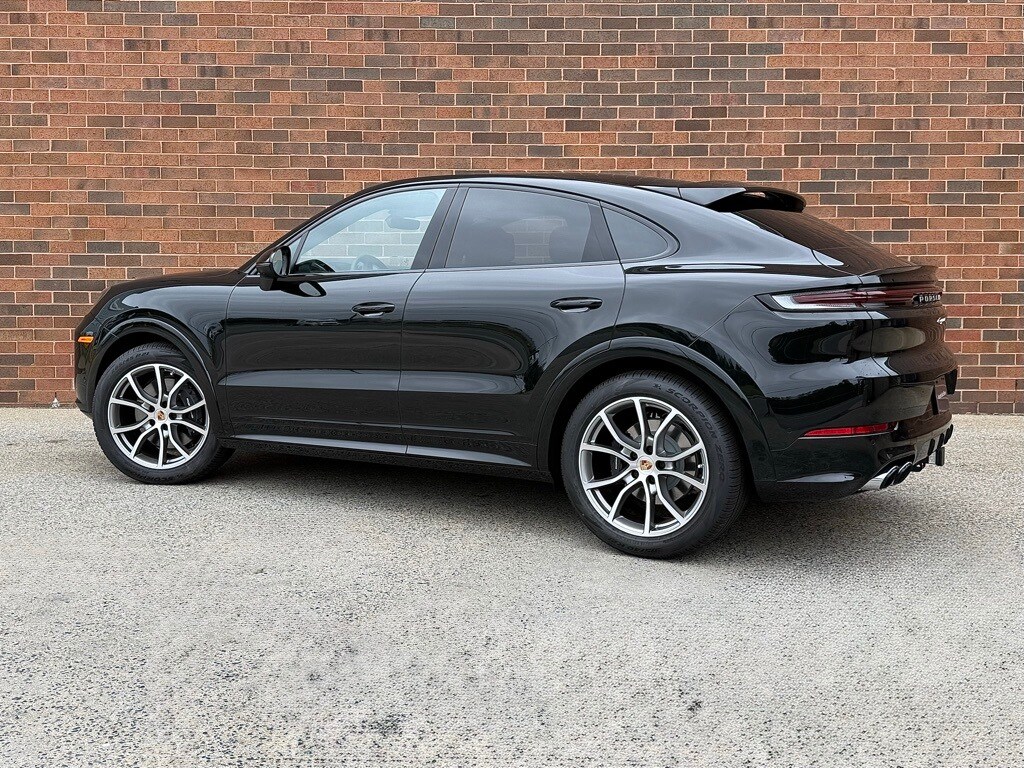 2025 Porsche Cayenne Coupe photo 3