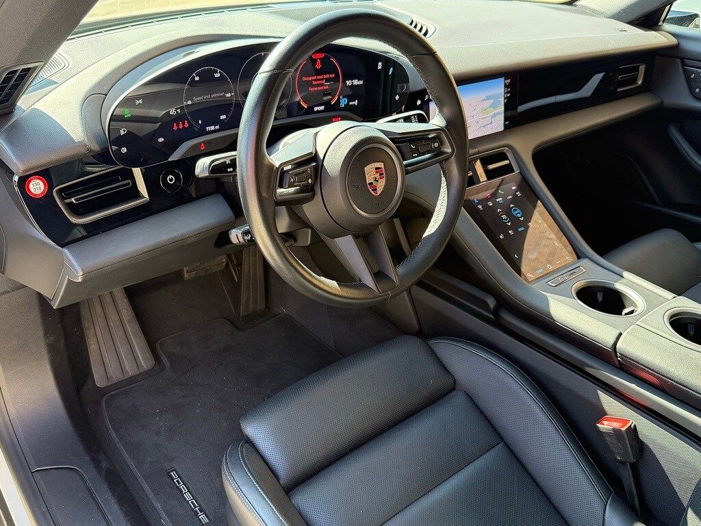 2024 Porsche Taycan Base photo 4