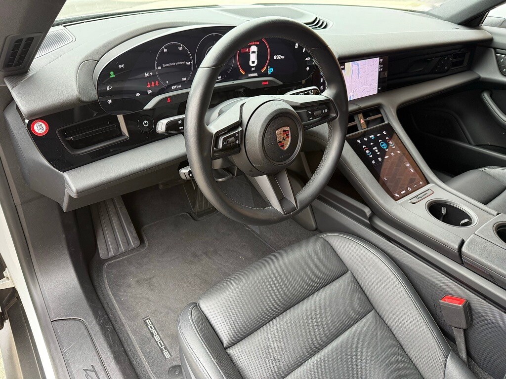 2023 Porsche Taycan Base photo 4