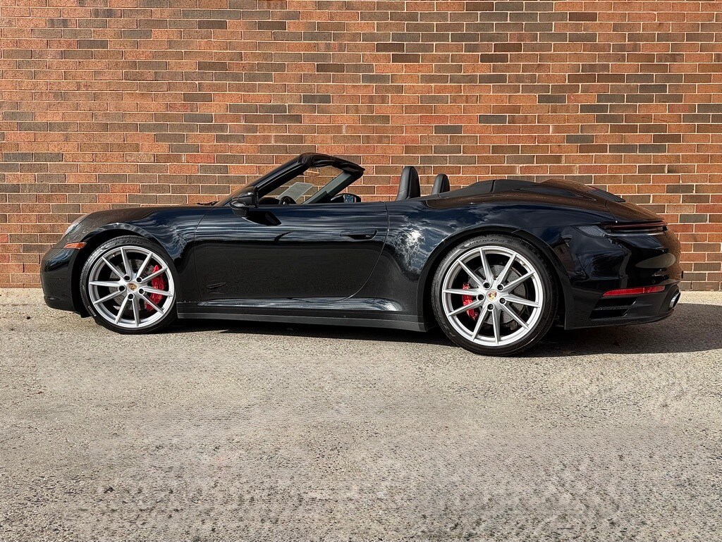 2021 Porsche 911 4S Cabriolet photo 2