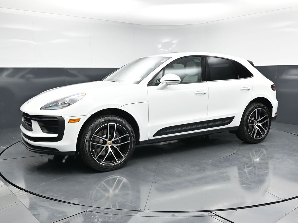 2026 Porsche Macan Base
