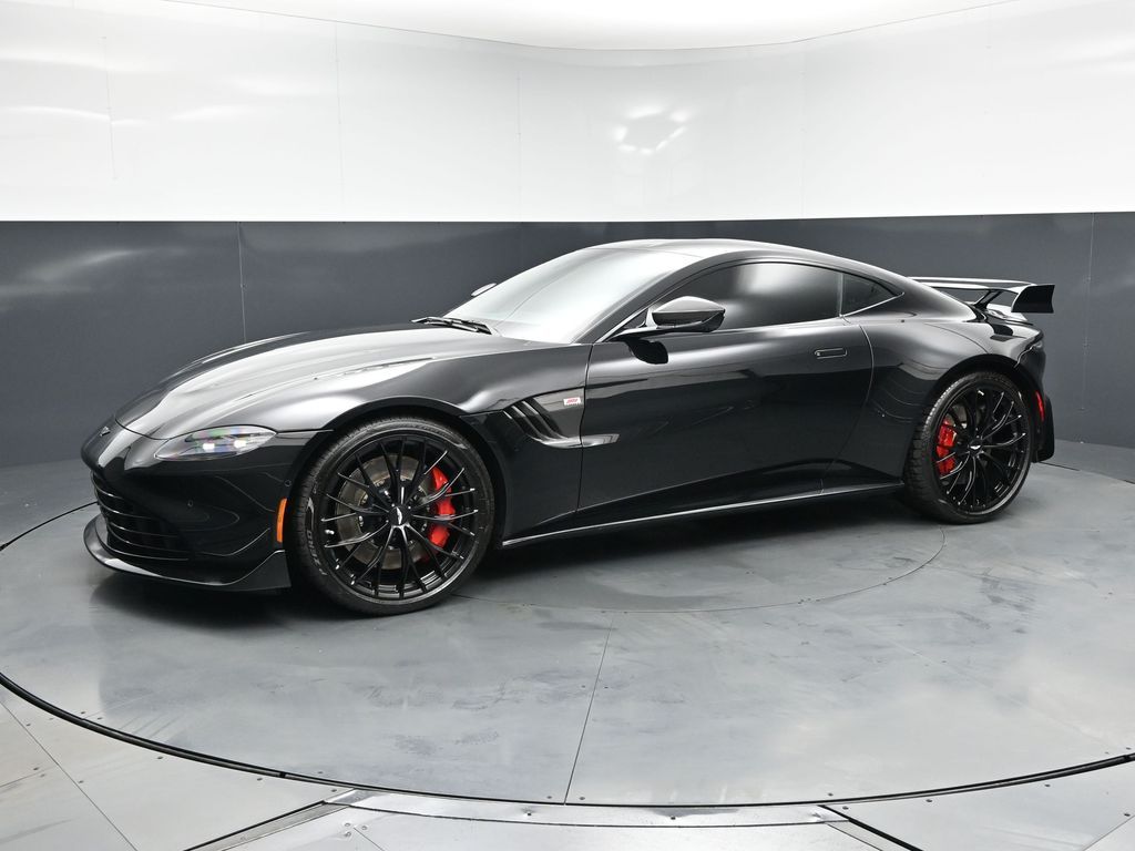 2022 Aston Martin Vantage F1's photo