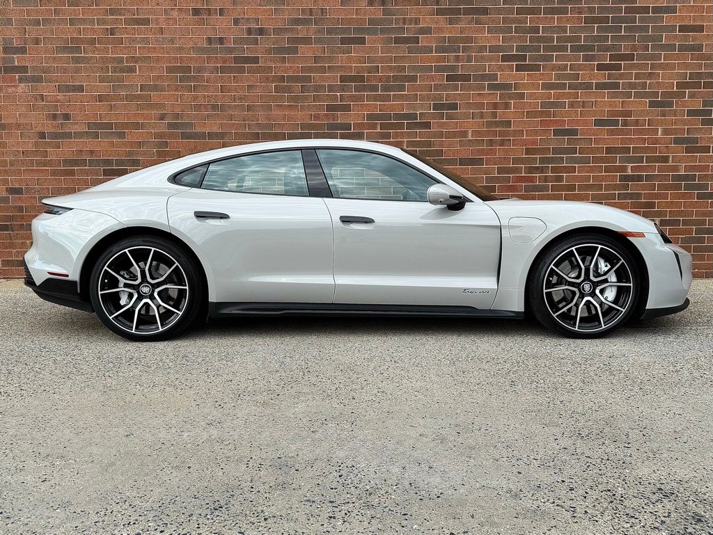 2024 Porsche Taycan Base - Photo 8